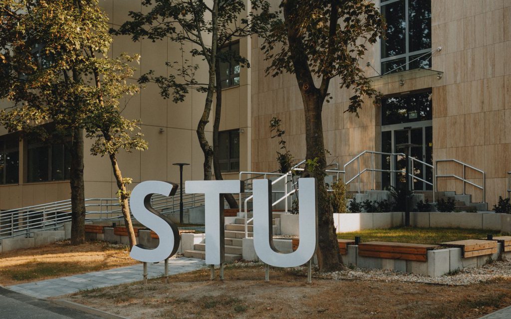 大學雙學位 AA 校園